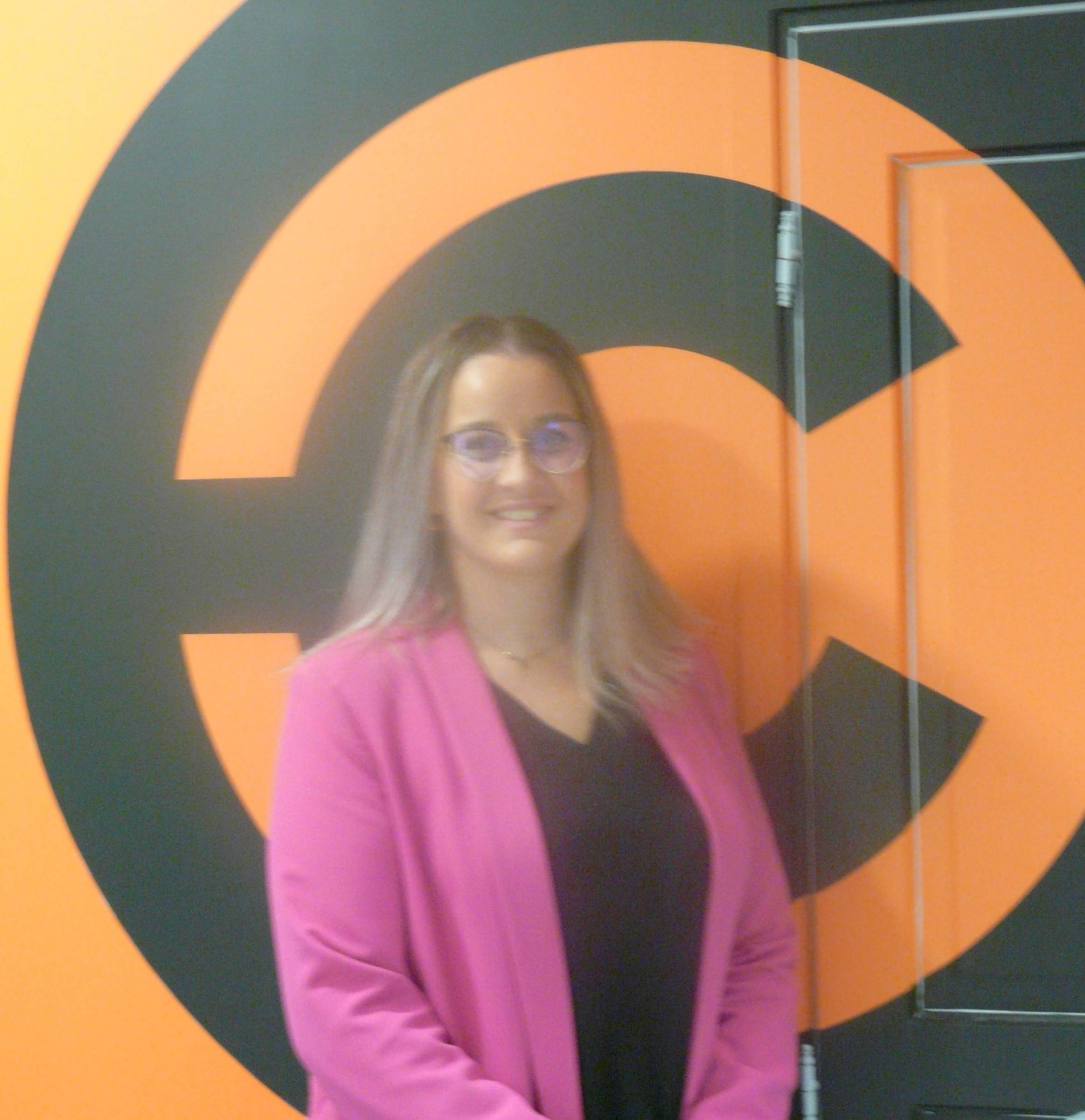 M. Clémence VALERA  dessinatrice du bureau d'études fluides CLEAN ELEC à COLOMIERS prés de Toulouse