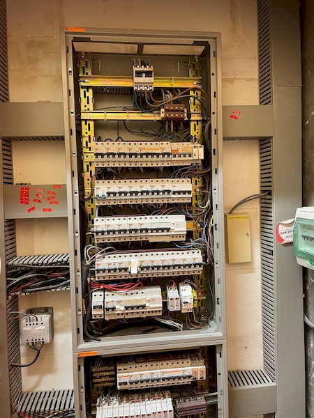 Notre bureau d'étude d'exécution a réalisé des relevés d'installations électriques et armoires électriques dans la région MARSEILLE BOUCHES-du-Rhône