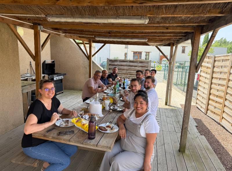 Barbecue avec l'ensemble de l'équipe